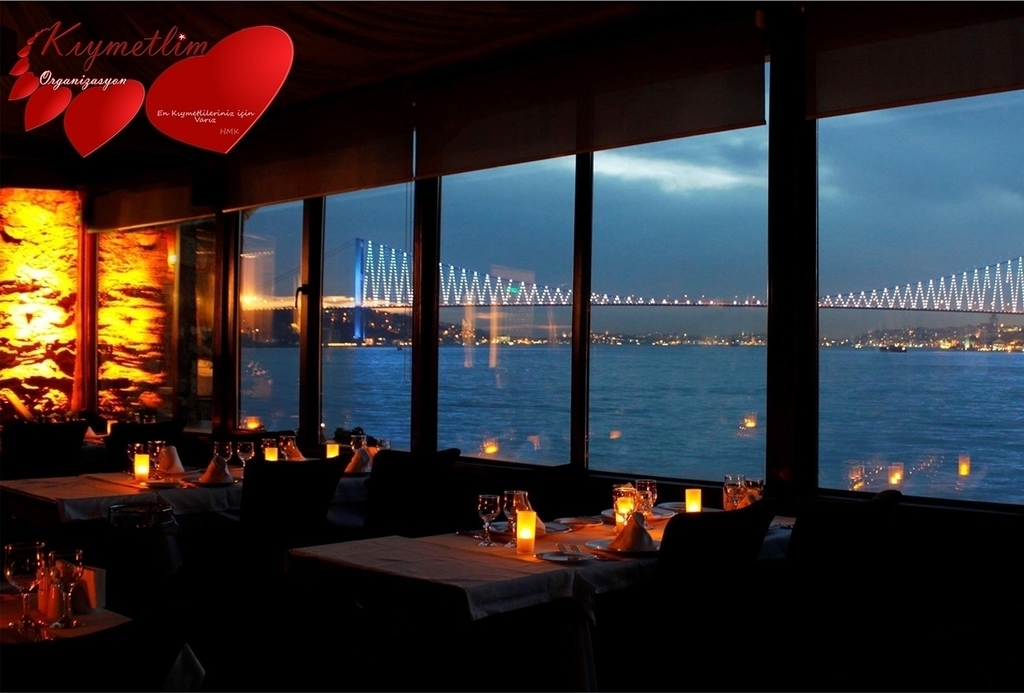 Kıymetlim Bosphorus Sürpriz Evlilik Teklifi - Delmare Restaurant Akşam yemeği - Evlilik Teklifi Organizasyonları - Kıymetlim Organizasyon